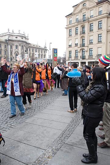 Buntes Treiben am Faschingssonntag in der Innenstadt