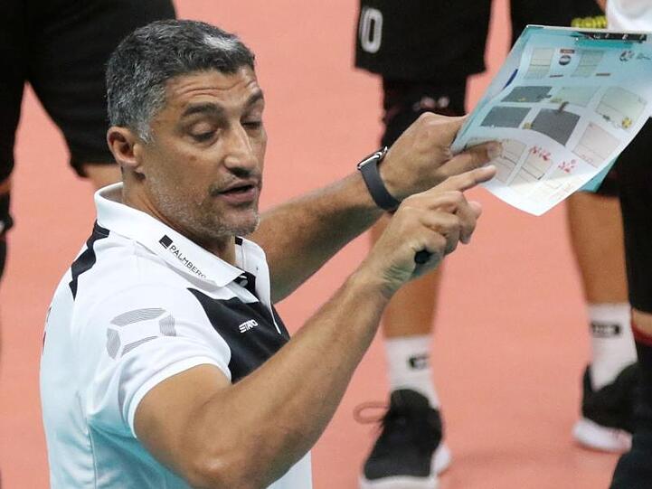 Die Mannschaft von Nationaltrainer Andrea Giani ist im Achtelfinale gegen die Niederlande gefordert.