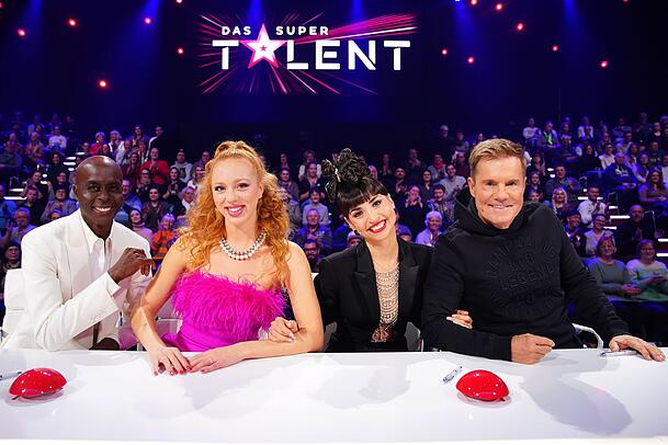 Die neue Jury bei "Das Supertalent": Bruce Darnell, Anna Ermakova, Ekaterina Leonova und Dieter Bohlen. Die neue Jury bei "Das Supertalent": Bruce Darnell, Anna Ermakova, Ekaterina Leonova und Dieter Bohlen.