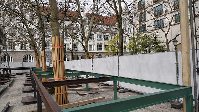 Auf diese Stahltr&auml;ger wird eine Ebene eingezogen. An den Liften sollen Schaukeln h&auml;ngen. Wie viele, das ist noch unklar.