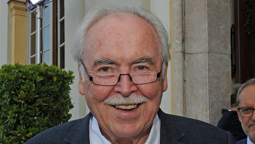 AZ-Karikaturist und Werbe-Slogan-Erfinder Dieter Hanitzsch. AZ-Karikaturist und Werbe-Slogan-Erfinder Dieter Hanitzsch.