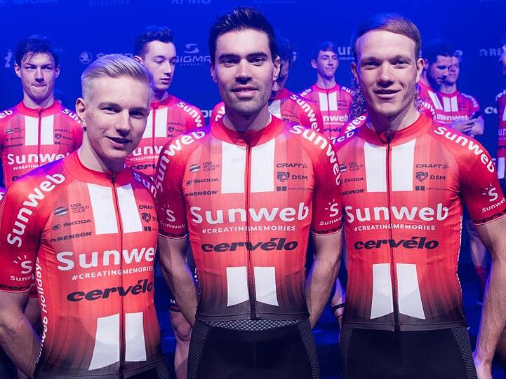Tom Dumoulin (M) ist der Star des Sunweb-Teams.