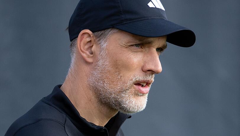 Trainer Thomas Tuchel von München leitet das Training.