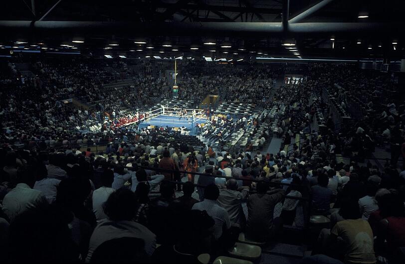 Während der Olympischen Spiele 1972 wurde das Eisstadion am Oberwiesenfeld zur Boxhalle.
