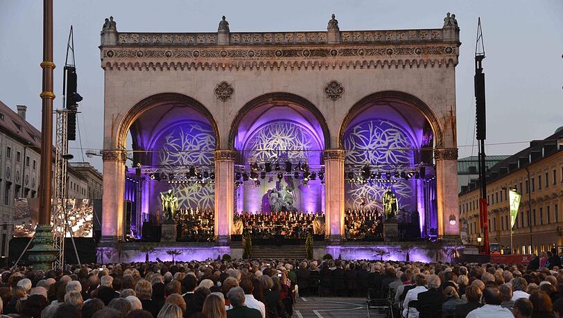Normalerweise spielen die beiden Orchester bei „Klassik am Odeonsplatz“ in der Feldherrnhalle.