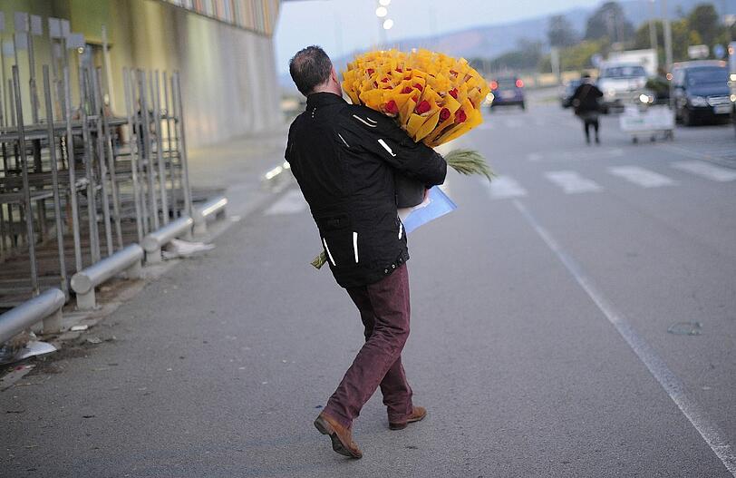 Traditionell werden während der katalanischen Feiertage Blumen an die Frauen verschenkt. Männer bekommen Bücher.