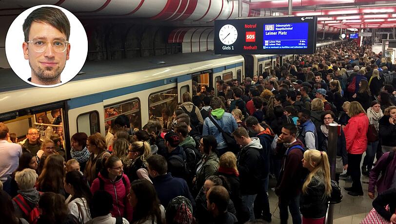 Alltag an der Münchner U-Bahn: Menschenmassen drängen in die Züge.
