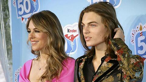 Liz Hurley und Damian Hurley bei einer Veranstaltung.
