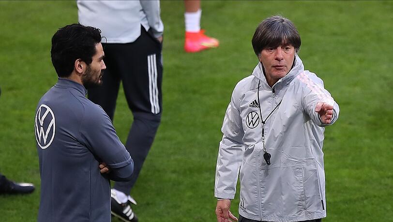 "Ich habe hier ein bisschen mehr Freiheiten", sagt Gündogan über dieZusammenarbeit mit Bundestrainer Joachim Löw.