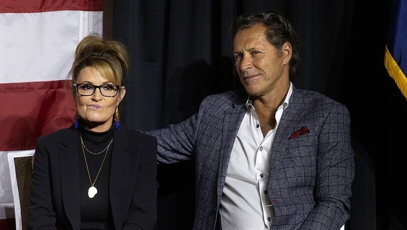 Sarah Palin und Ron Duguay bei einer Veranstaltung 2022. Sarah Palin und Ron Duguay bei einer Veranstaltung 2022.