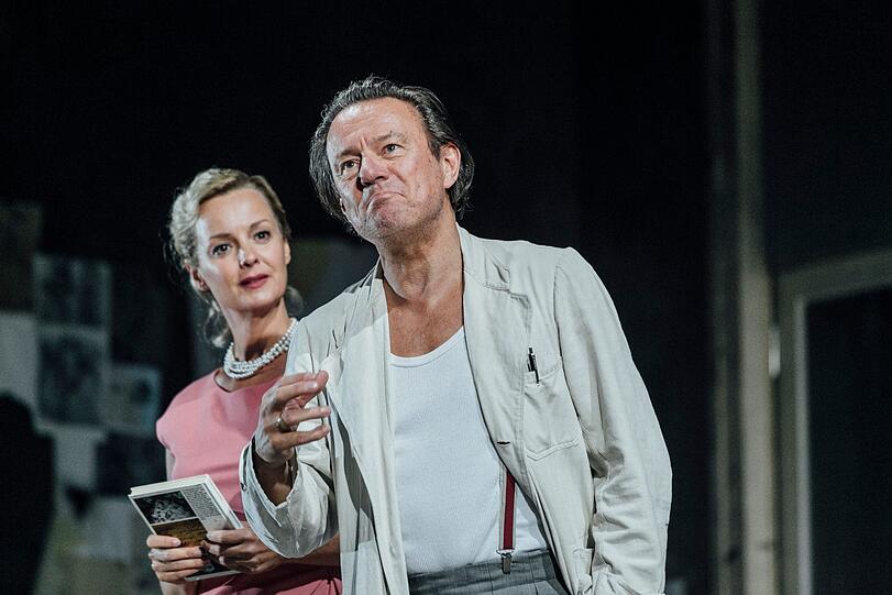 Maxim Gorkis "Kinder der Sonne" im Residenztheater.