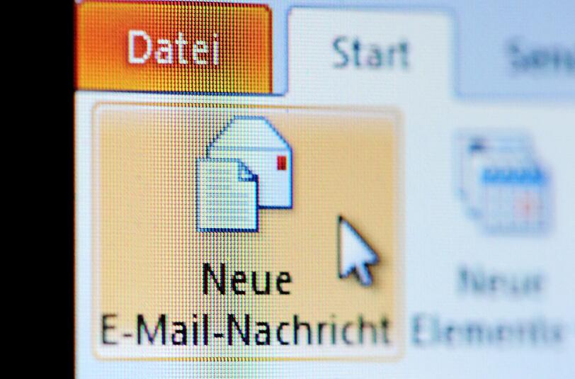 Das BSI schlägt Alarm: Millionen Datensätze bei Online-Shops oder sozialen Netzwerken sind gestohlen worden.