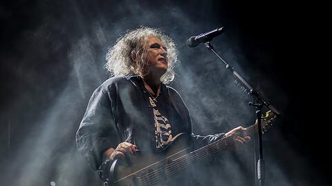 Die Meisterklasse im Weltschmerz hat er schon lange absolviert: Robert Smith von The Cure.