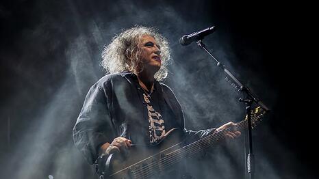 Die Meisterklasse im Weltschmerz hat er schon lange absolviert: Robert Smith von The Cure.