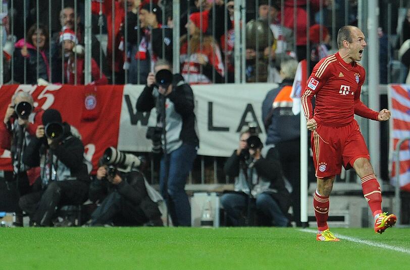 ARJEN ROBBEN: Kam für Alaba nach 60 Minuten, aber zunächst kaum ins Spiel. Sein Adrenalin-Einsatz waren die Elfmeter. Sicher verwandelt, zwei Mal (einmal links, einmal rechts: 69. und 83.). Mit ihm ging ein Ruck durchs Team. Note 2