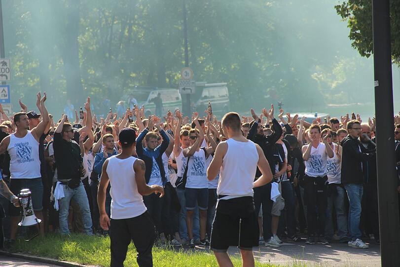 Sehen Sie hier weitere Bilder vor dem Amateurderby.