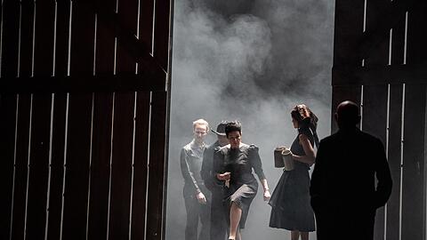 "Der starke Stamm" im Residenztheater.