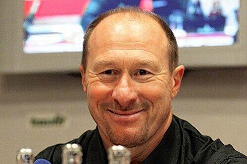 Freut sich sichtlich auf das Spiel gegen seine Freunde aus Nürnberg: Ex-Club-Trainer und Offenbach-Coach Wolfgang Wolf.