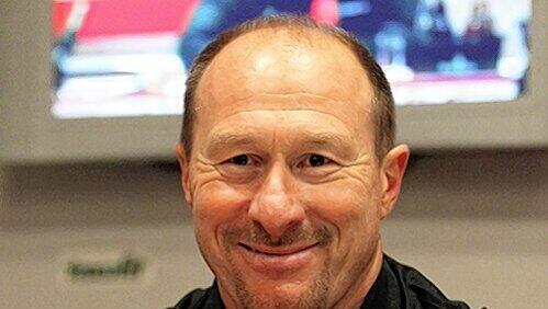 Freut sich sichtlich auf das Spiel gegen seine Freunde aus Nürnberg: Ex-Club-Trainer und Offenbach-Coach Wolfgang Wolf. Freut sich sichtlich auf das Spiel gegen seine Freunde aus Nürnberg: Ex-Club-Trainer und Offenbach-Coach Wolfgang Wolf.