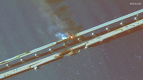 Die Krim-Brücke verbindet die Halbinsel mit Russland: Wer oder was steckt hinter der Explosion?
