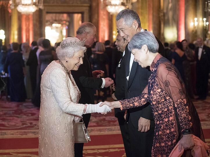 Lee Hsien Loong (Premierminister von Singapur) und seine Frau werden von der Queen empfangen