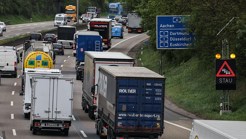 Autobahn-Projekten in NRW drohen Finanzierungslücken. (Archivbild)