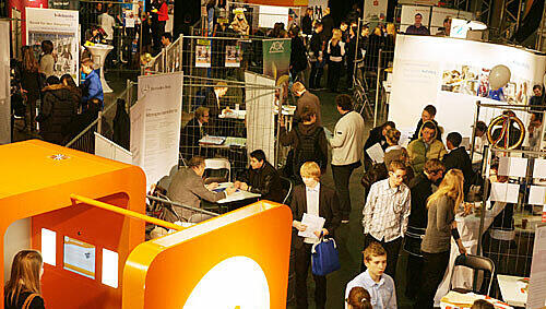 1200 Schüler kamen in die Tonhalle 1200 Schüler kamen in die Tonhalle