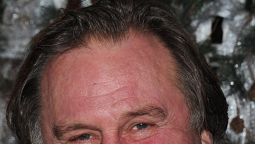 Gerard Depardieu trinkt nicht nur gerne Wein, er produziert ihn auch gerne. Der französische Schauspieler hat sich in den letzten Jahrzehnten gleich eine ganze Reihe von Weingütern zugelegt, unter anderem in Frankreich, Nordafrika, Südamerika und auf Sizilien. Gerard Depardieu trinkt nicht nur gerne Wein, er produziert ihn auch gerne. Der französische Schauspieler hat sich in den letzten Jahrzehnten gleich eine ganze Reihe von Weingütern zugelegt, unter anderem in Frankreich, Nordafrika, Südamerika und auf Sizilien.