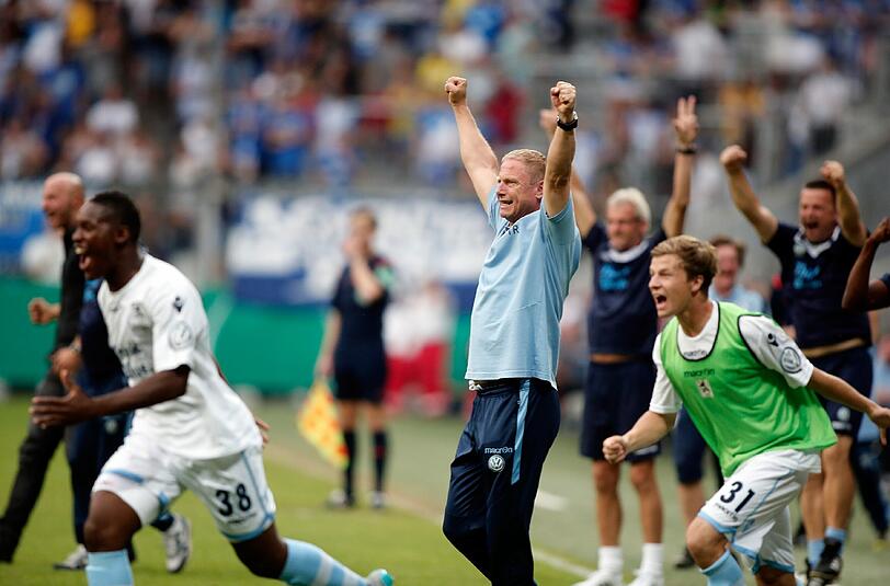 &bdquo;Das ist meine Mannschaft! Das ist unsere 1860-Mannschaft!&ldquo; Löwen-Trainer Torsten Fröhling (M.) über sein Team.