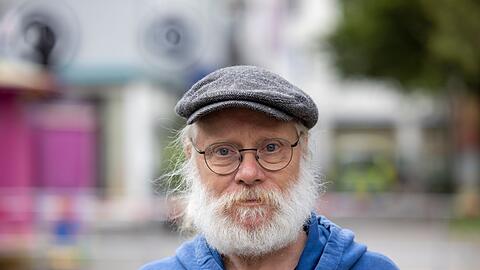Philipp Müller, der das Stadtfest mitorganisiert hat, hat mit den Bildern vom Anschlag zu kämpfen.
