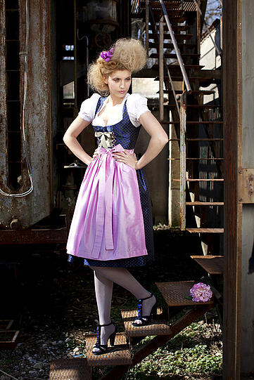 Am 17. September beginnt das Oktoberfest. Mit viel Farbe liegt man 2011 richtig. Aber auch ein eher klassisches Modell wie dieses ist "IN".