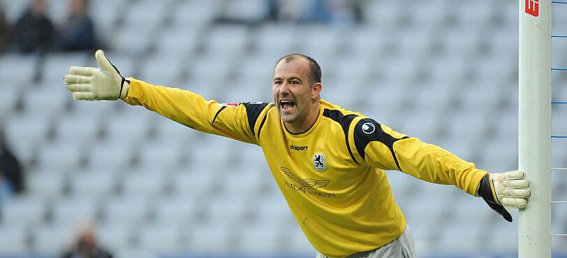 GABOR KIRALY, NOTE 1: Rettete die Löwen erst vor einem frühen Rückstand und dann mit tollen Reflexen vor dem Ausgleich. Ein Wahnsinnskerl, dieser Keeper.