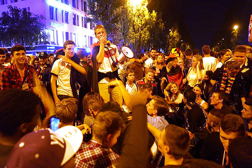 Was für eine Party! Nach dem WM-Sieg herrschte auf Münchens Straßen Ausnahmezustand. Die Bilder.