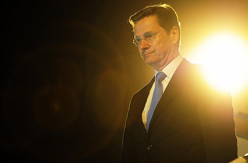 Dezember 2010: Guido Westerwelle ist Außenminister. Hier verlässt er in Amman (Jordanien) das Flugzeug.