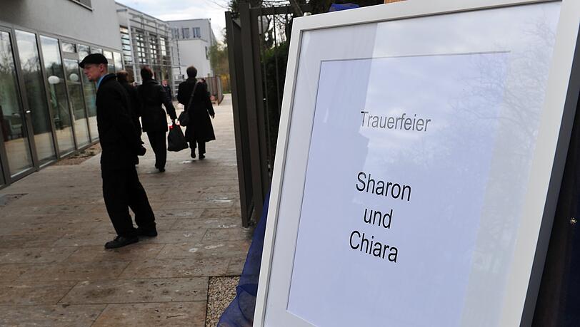 Krailling trauert um Sharon und Chiara: Die Bilder von der Trauerfeier Krailling trauert um Sharon und Chiara: Die Bilder von der Trauerfeier