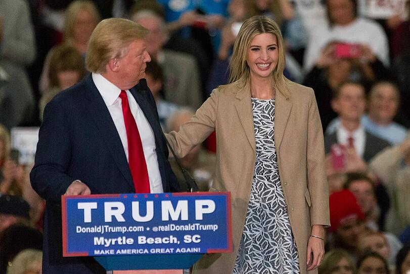 Haben ein inniges Verhältnis: Donald Trump herzte seine Tochter nach Wahlkampfreden.