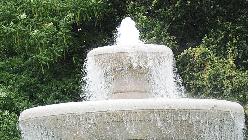 In einem Springbrunnen in Bad Kissingen wurde die Leiche einer Frau gefunden. (Symbolbild)