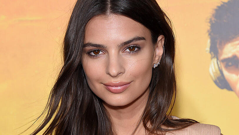 Über ihre Haare will sie selbst bestimmen: Emily Ratajkowski Über ihre Haare will sie selbst bestimmen: Emily Ratajkowski