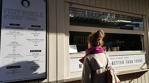 Bestellt wird am Kiosk im Interims-Elisabethmarkt.