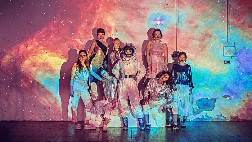 Siea: ein All-Female-Konzept. Band-Leaderin Antonia Dering (Mitte) singt gerne mit Astronautenhelm. Auch die anderen Musikerinnen pflegen einen besonderen Stil.