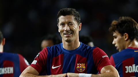 Barcelonas Robert Lewandowski feiert seinen Treffer.