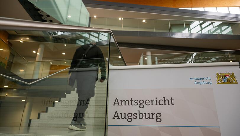 Am Amtsgericht in Augsburg ist eine Mutter angeklagt - es geht um den Missbrauch ihrer achtj&auml;hrigen Tochter. (Symbolfoto)