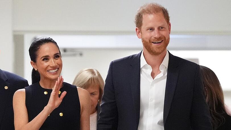 Herzogin Meghan und Prinz Harry zeigten sich zum Auftakt ganz entspannt und nahmen sich viel Zeit für die Kinder, ihre Familien und die Krankenhausmitarbeiter. Herzogin Meghan und Prinz Harry zeigten sich zum Auftakt ganz entspannt und nahmen sich viel Zeit für die Kinder, ihre Familien und die Krankenhausmitarbeiter.