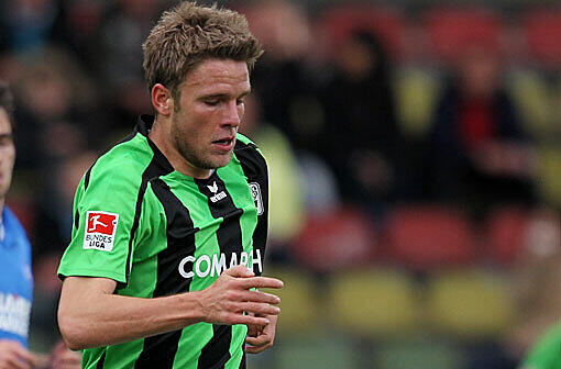 DOMINIK STAHL:  Der Löwen-Kämpfer rieb sich im Mittelfeld auf. War mehr damit bemüht, das Spiel des Gegners zu unterbinden, als eigene Angriffe einzuleiten. Musste schon früh vom Platz, nach 52 Minuten kam Christopher Schindler für ihn. Note 4