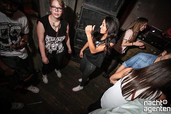 Die besten Party-Bilder vom Sonntag. Hier im Yib Yab.