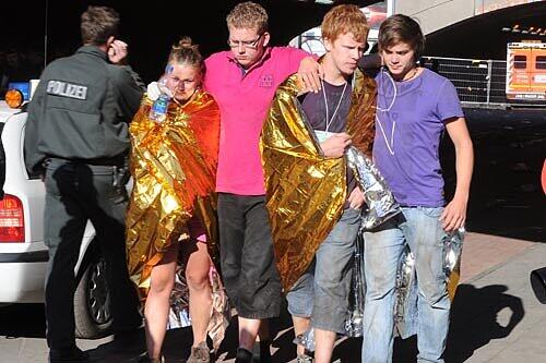 Bei der Loveparade in Duisburg am 24. Juli 2010 starben 21 Menschen im tödlichen Gedränge. Bilder von der Katastrophe.