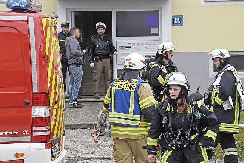 Bei einer Explosion wurde eine Poinger Wohnung zerstört. Die Bilder vom Großeinsatz der Rettungskräfte.