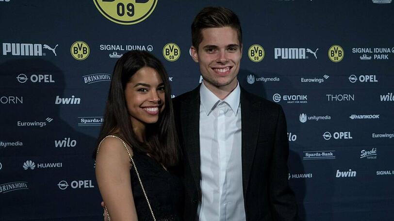 Julian Weigl und Sarah Richmond lernten sich als Teenager kennen.
