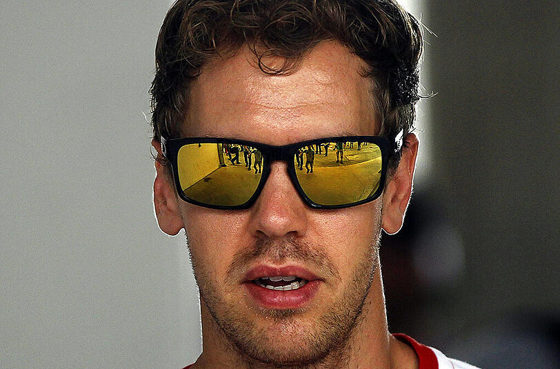 Der vierfache Weltmeister Sebastian Vettel fährt 2016 wieder für Ferrari.