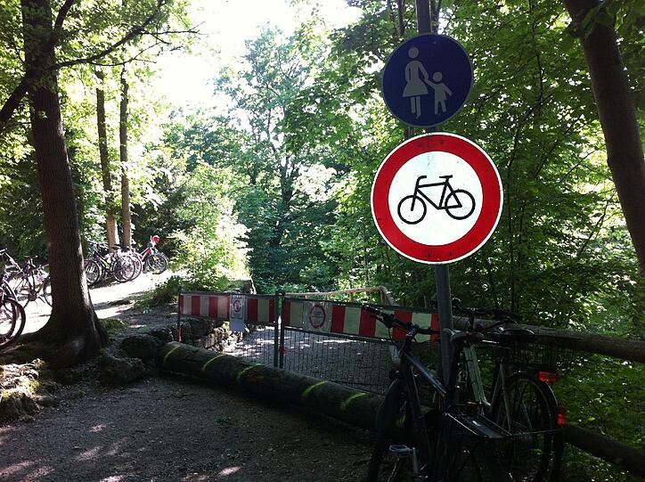 Oben am Isarhochufer jedoch ist es sicher. Viele Radler waren dort am Wochenende unterwegs.